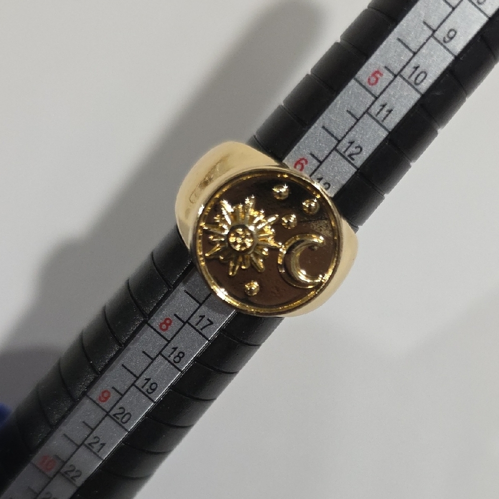 Celestial Sun & Moon Gold Signet Ring – Mystic Astrology Statement Jewelry - 6.5 - Picture 9 of 11